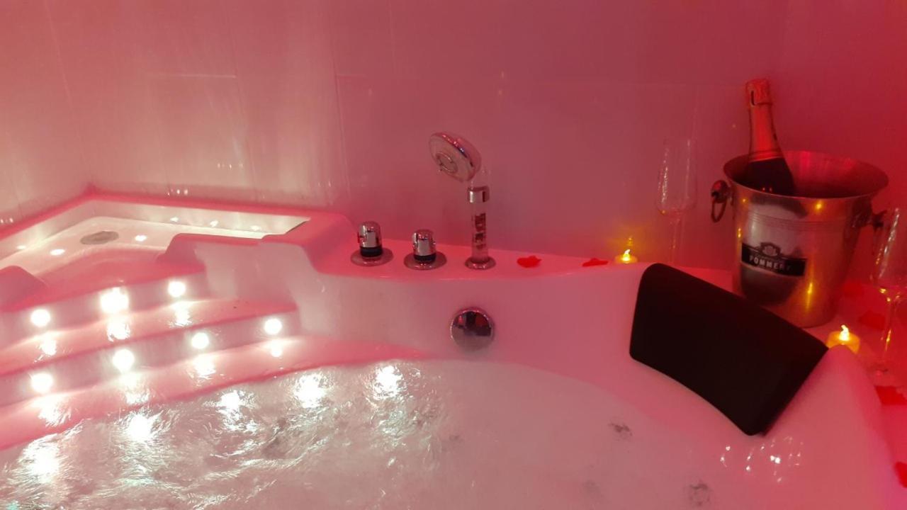 Le Bijou Avec Jacuzzi Et Sauna Privatif Terrasse Plein Sud Clim Parking Privatif Appartement