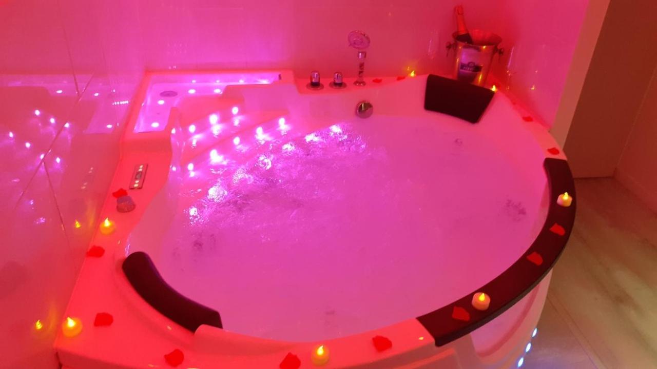 Le Bijou Avec Jacuzzi Et Sauna Privatif Terrasse Plein Sud Clim Parking Privatif Apartment Bandol